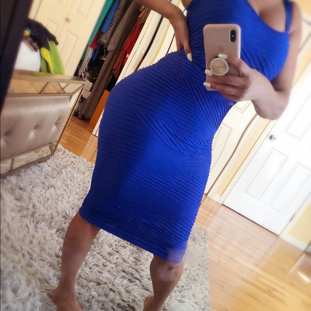 BODYCON DRESS
